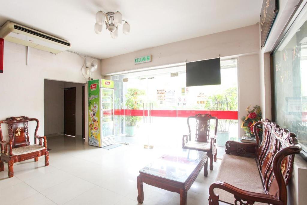 Oyo 89539 Hotel Siswa Kampar Eksteriør bilde